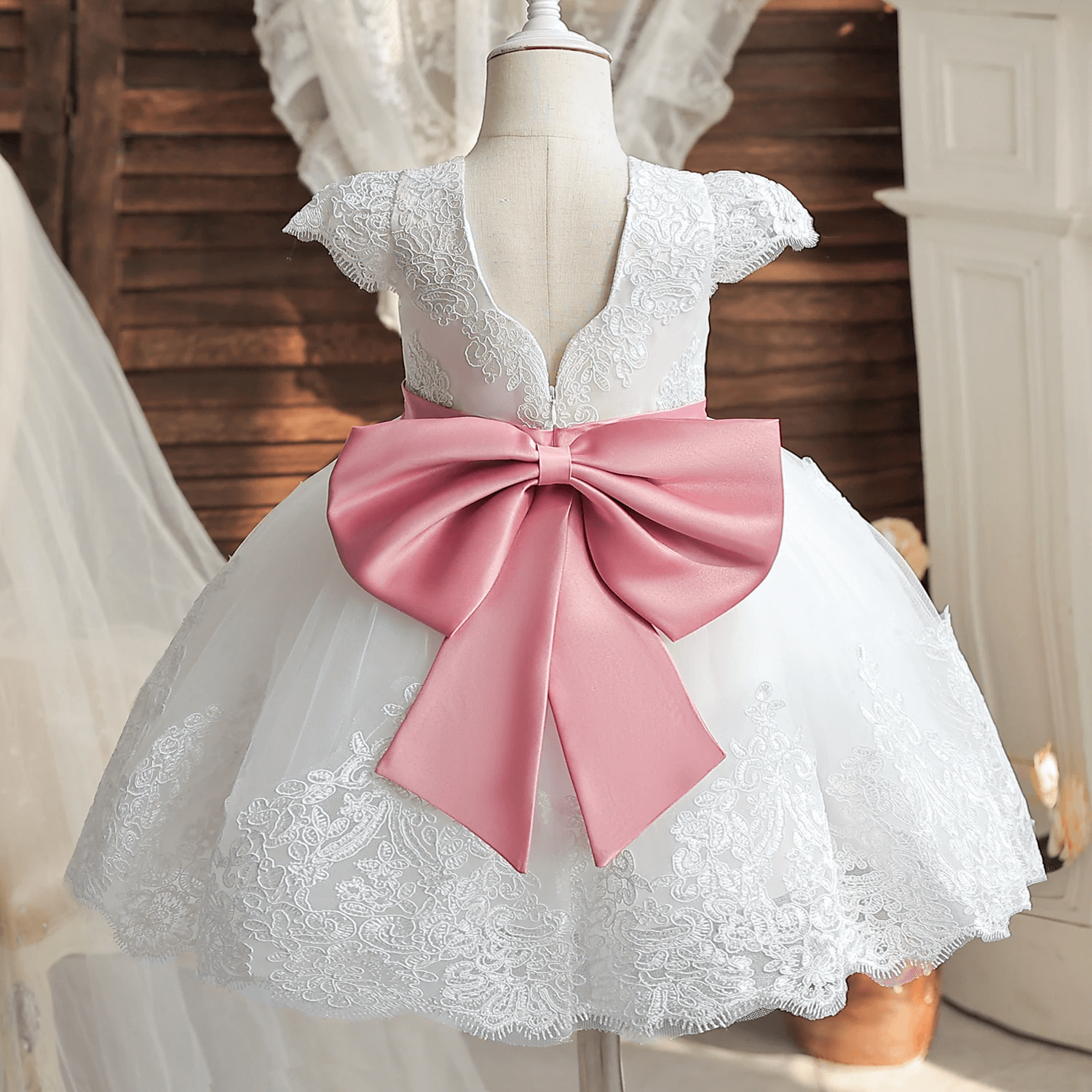 Robe baptême fille dentelle - France Robe baptême fille dentelle - France